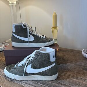 Green Nike hightops woman’s size 8